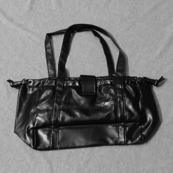 Small Cute Black Bag 💗 - Picture 2 of 4